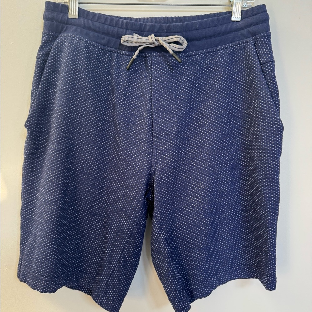 Lululemon blue athletic shorts men’s size M